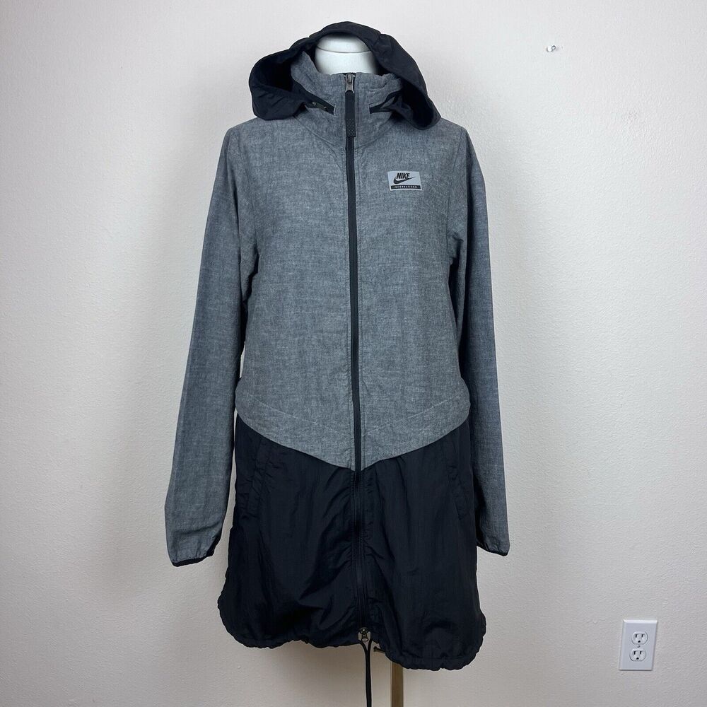 Nike International Jacket Womens Small Windbreaker Performance Activewear Gray